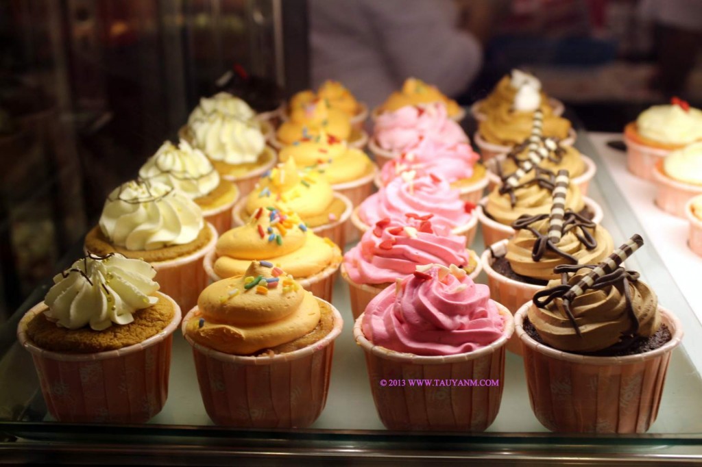 #fashionTravelsminicupcakes