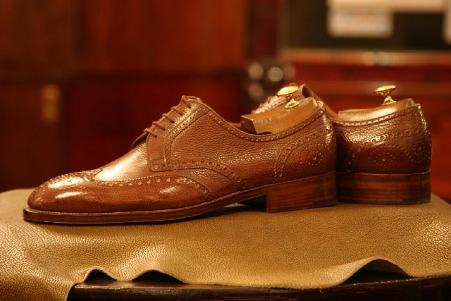 PhotoCredit: http://www.theshoesnobblog.com/2012/04/shoes-from-around-world.html