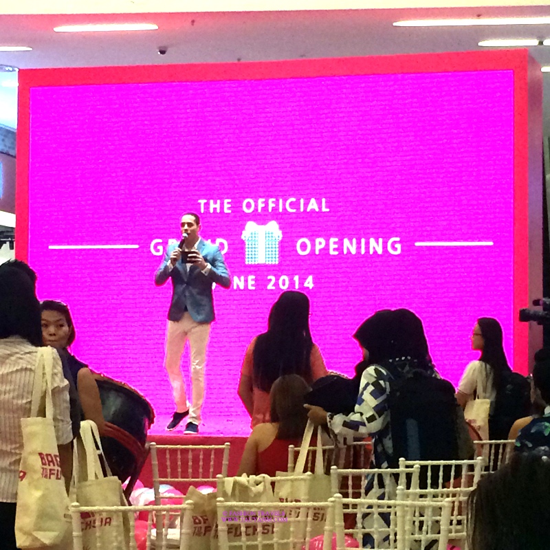 #malaysiafashionblogger #fashiontravelswwwtauyanmcom
