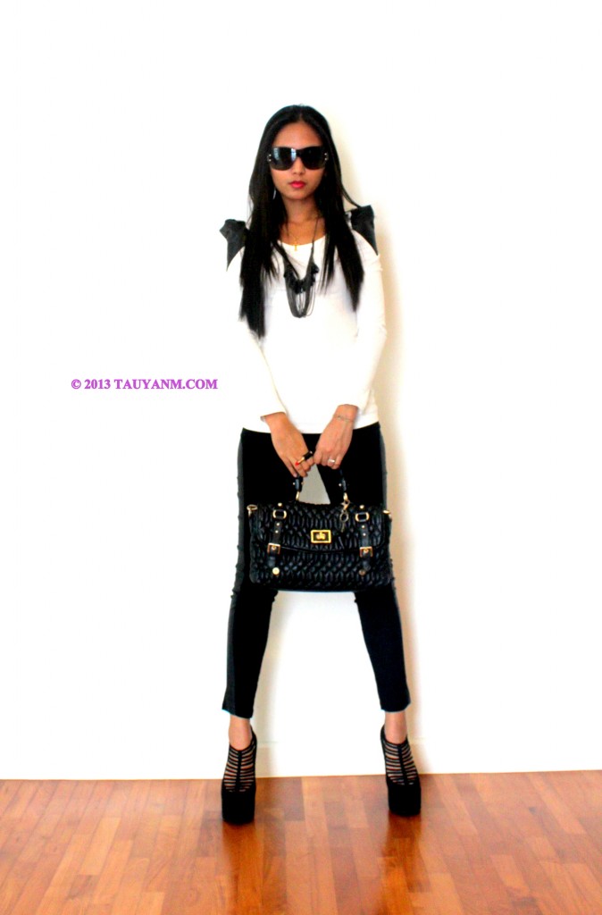 das, heelless shoes, lady gaga shoes, fashionista, malaysia fashion blogger, celebrity blogger,  black and white, 