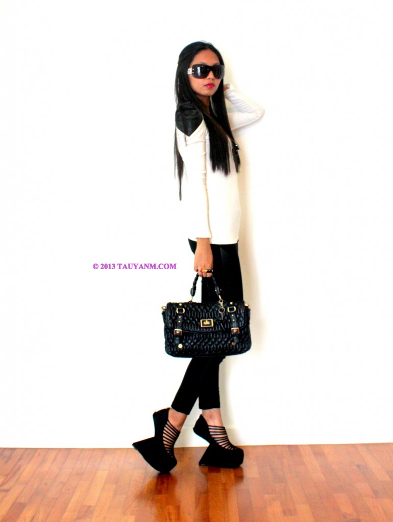 das, heelless shoes, lady gaga shoes, fashionista, malaysia fashion blogger, celebrity blogger,  black and white, 
