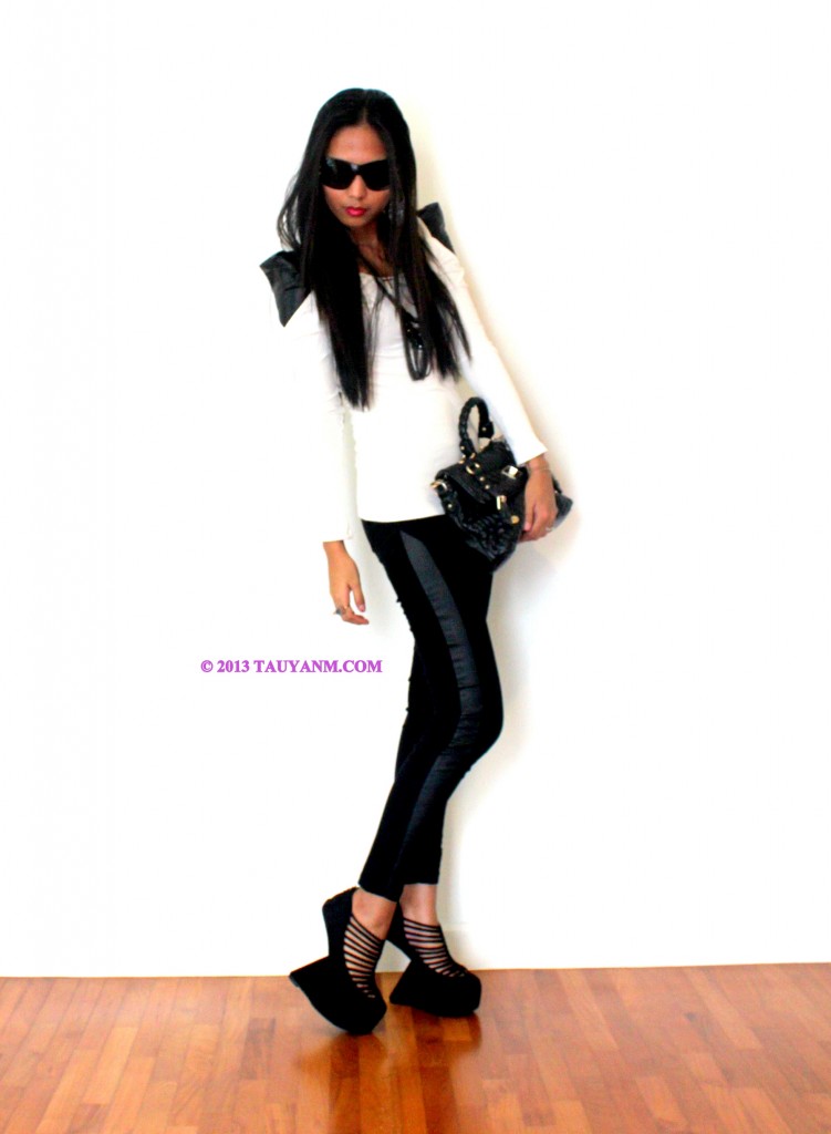 das, heelless shoes, lady gaga shoes, fashionista, malaysia fashion blogger, celebrity blogger,  black and white, 