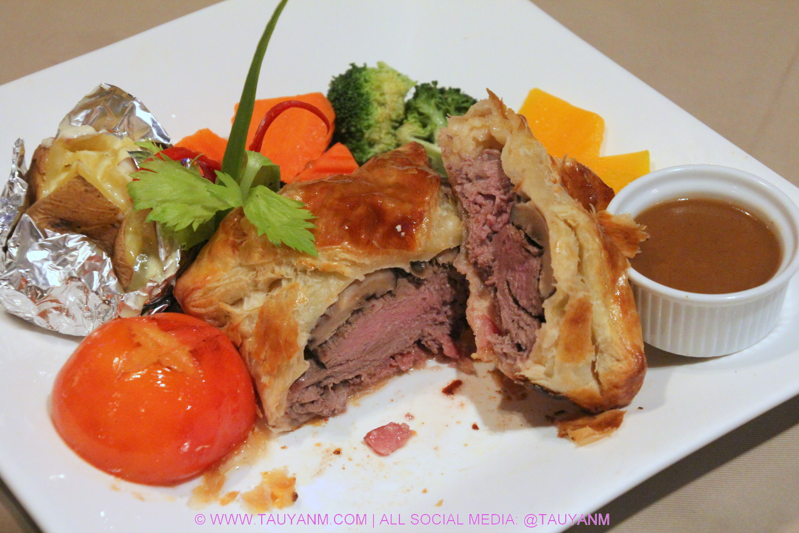 star cafe, kl, malaysia blogger, VLOG, youtuber