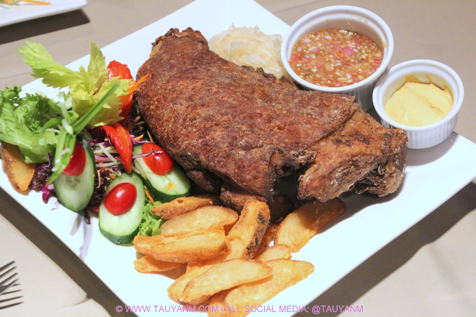 star cafe, kl, malaysia blogger, VLOG, youtuber