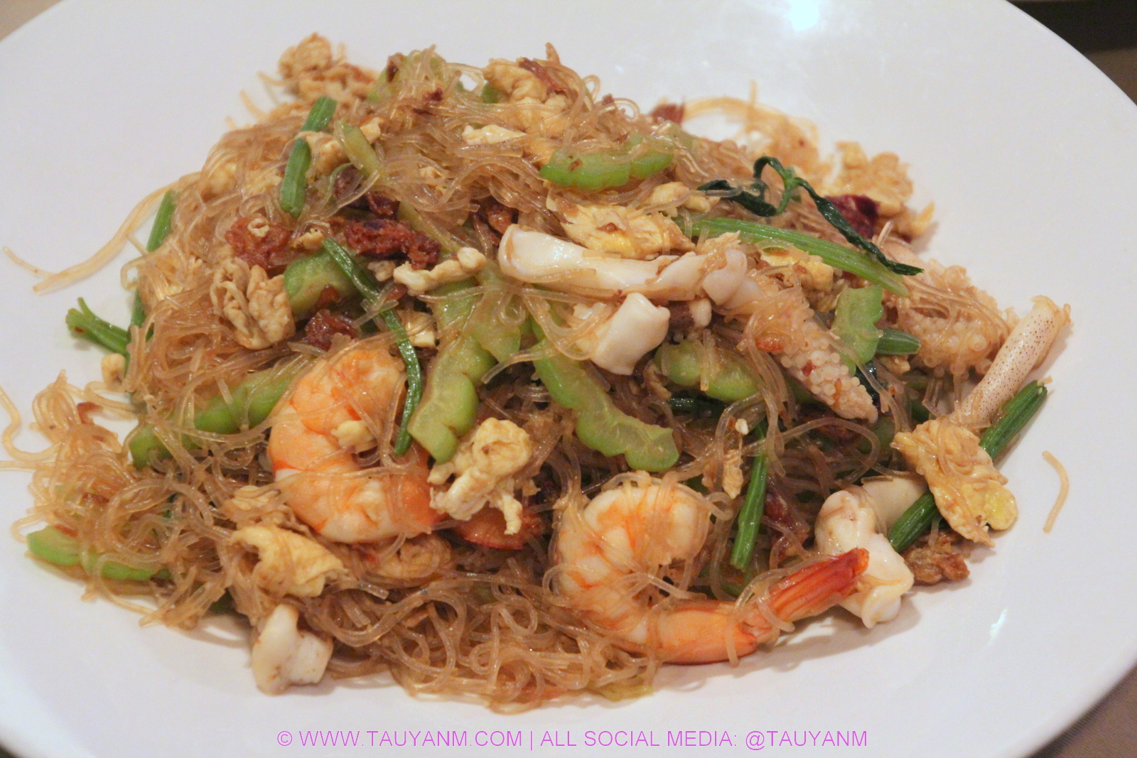 star cafe, kl, malaysia blogger, VLOG, youtuber