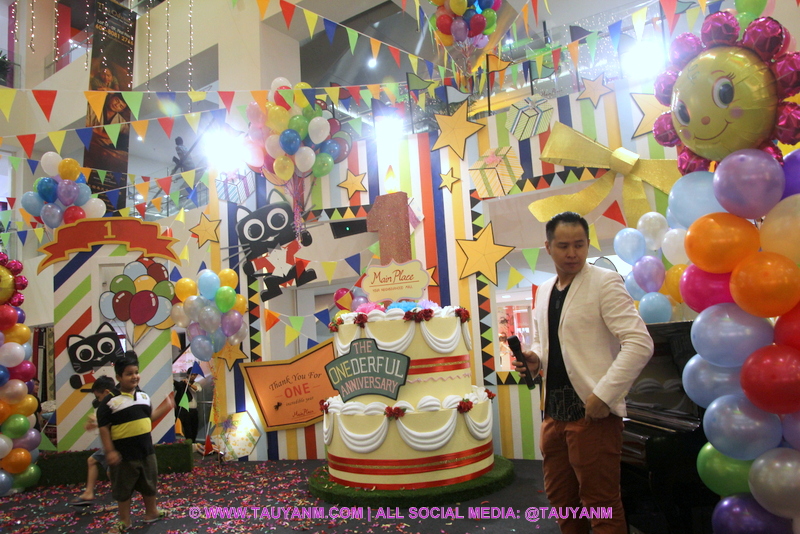 main place mall