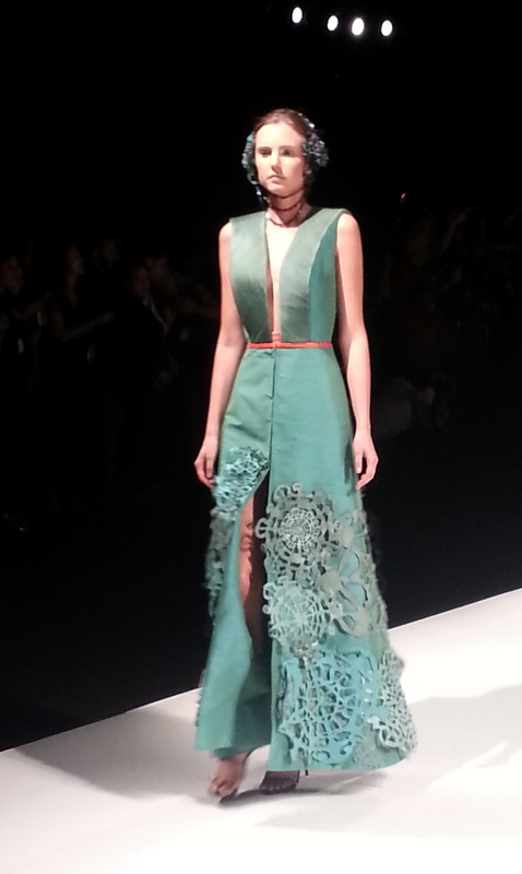 Arab Fashion Week - Dubai Fashion Blogger @tauyanm
