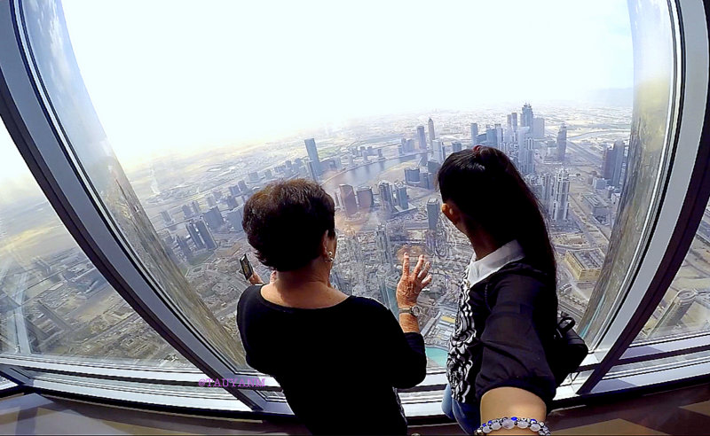 at the top, burj khalifa, dubai blogger
