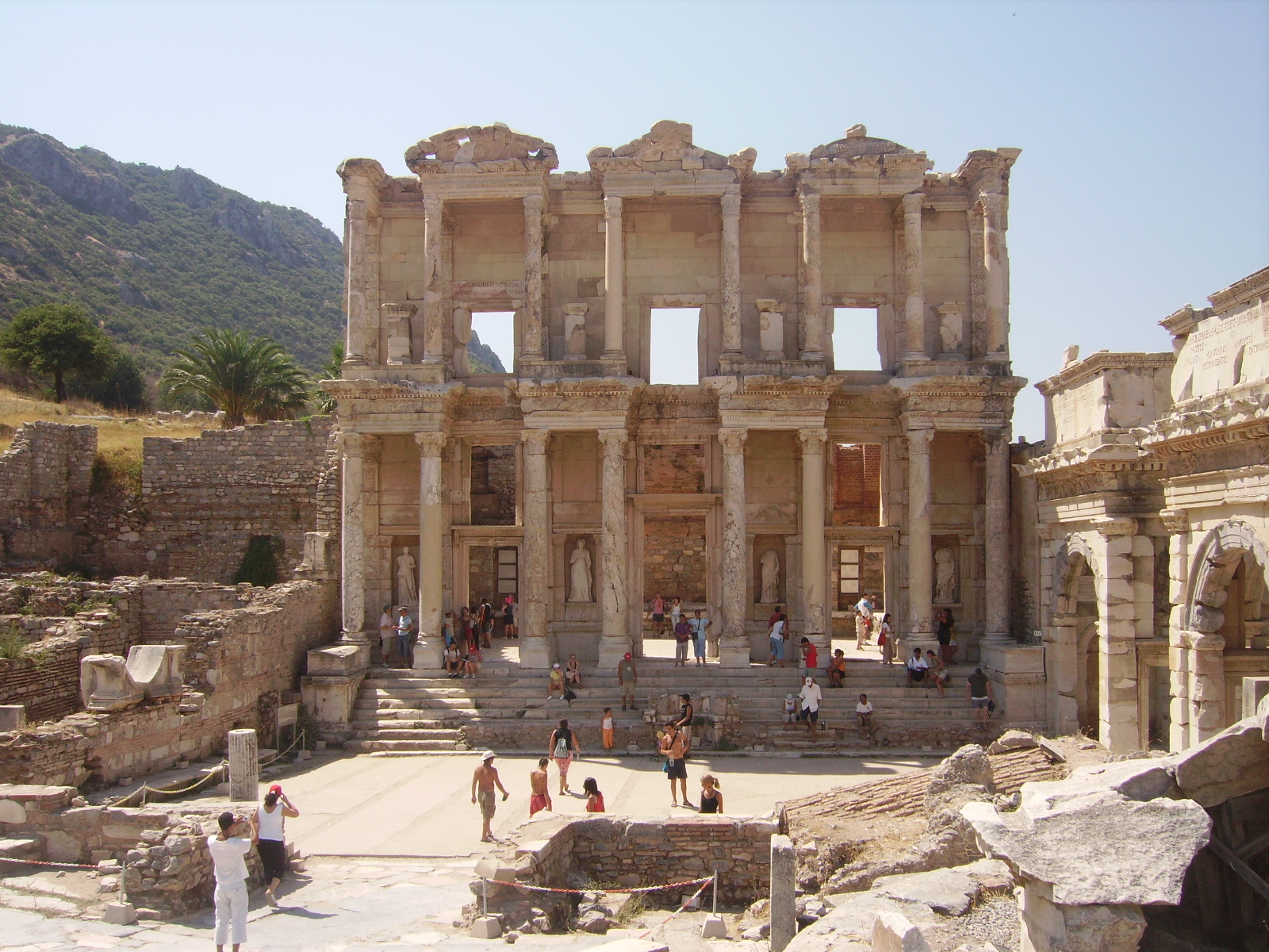 First Time to Turkey, Ephesus turkey, things to do in turkey, backpacking in turkey, turkey blogger, travel blogger, dubai blogger, filipino blogger,