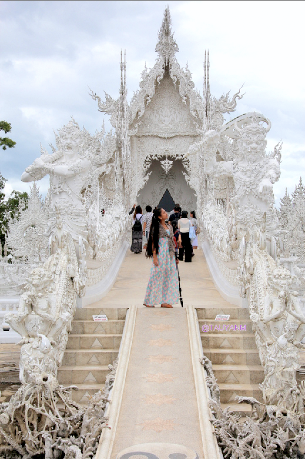 CHIANG RAI, THAILAND, WHITE TEMPLE, BLACK HOUSE MUSEUM, BLACK TEMPLE, GOLDEN TOILET, DUBAI BLOGGER, FILIPINO BLOGGER, tauyanm, JANE FASHION TRAVELS, 9