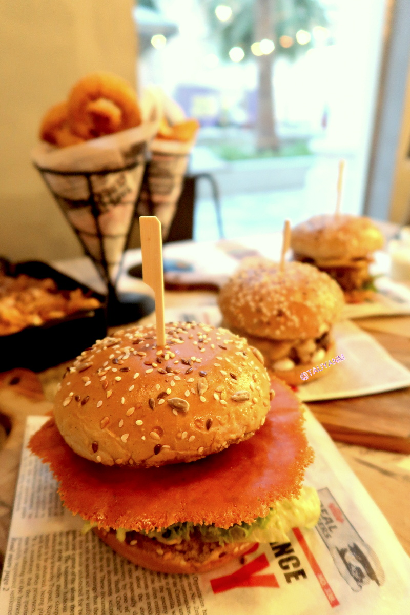 blaze burgers, blaze burgers dubai, blaze burgers bahrain, best burger in dubai, wagyu burger, jane fashion travels, tauyanm, filipino blogger v