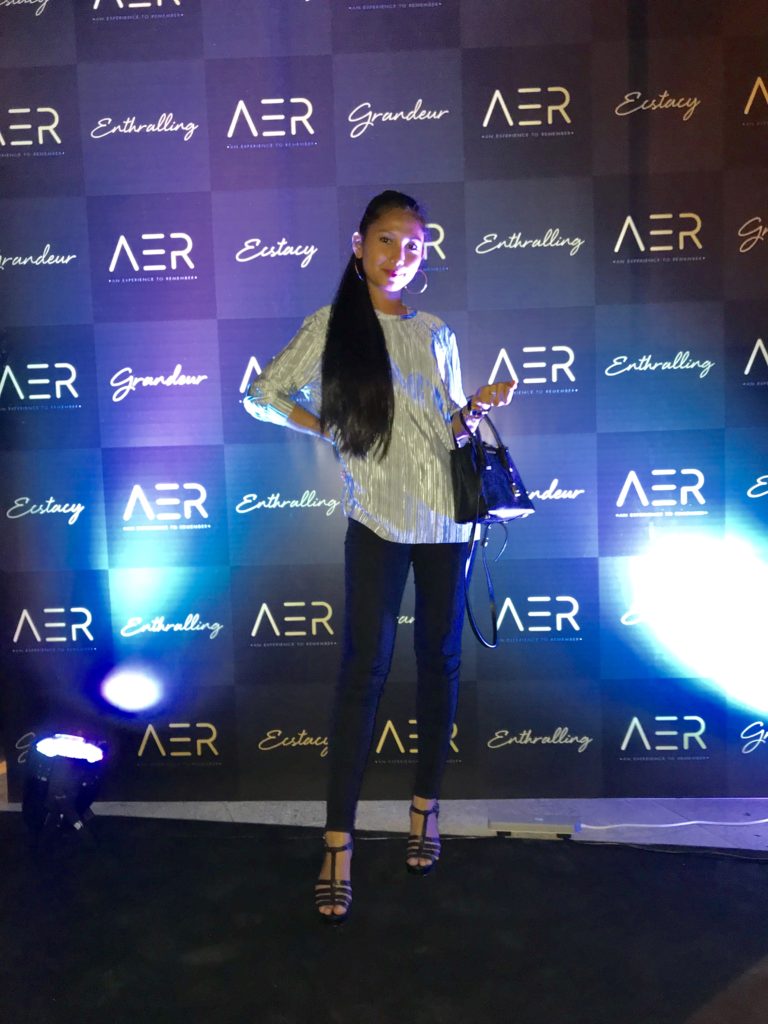 aer bar, aer dubai, dubai club, dubai bar, longest bar in dubai, jane fashion travels, tauyanm, dubai blogger