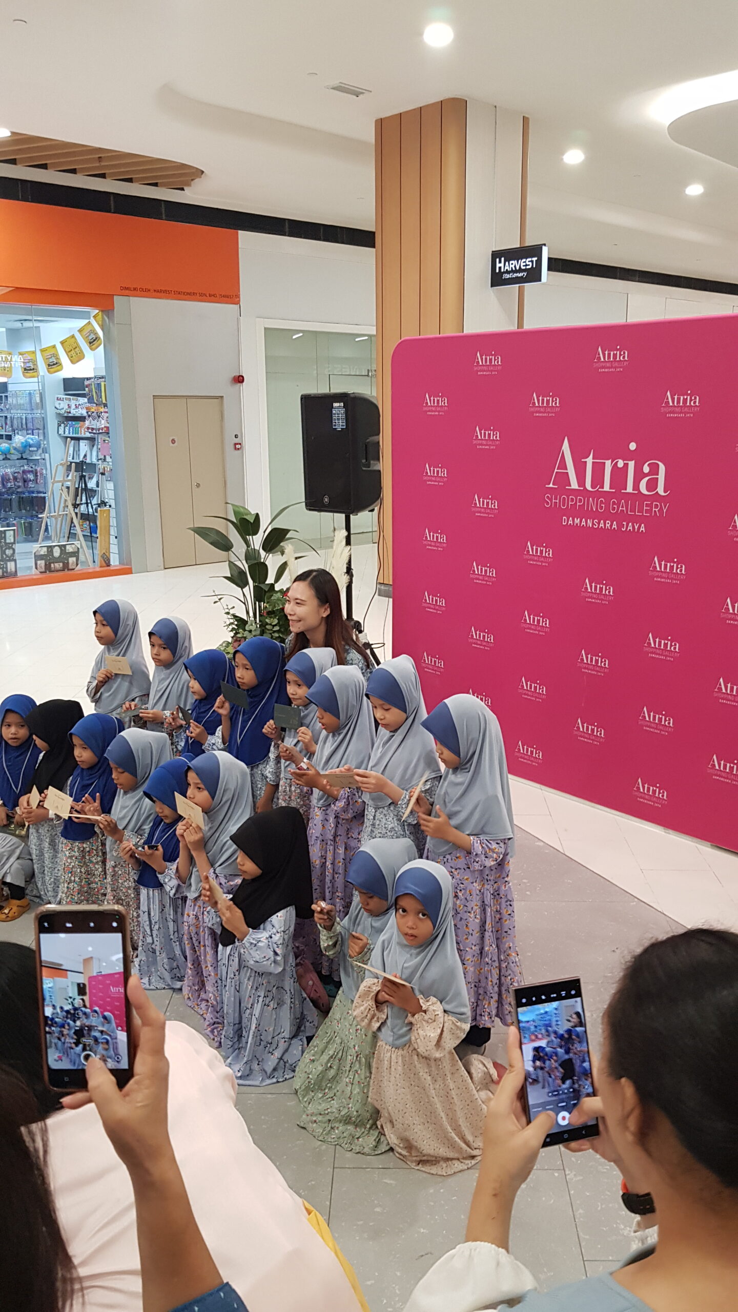 ATRIA shopping gallery, ramadan raya celebration, ruma furniture, tauyanm, jane fashion travels, malaysia blogger, malaysia kol influencer, kuala lumpur, filipino blogger, travel blogger, event, petronas twin towers, klcc, media blogger,1