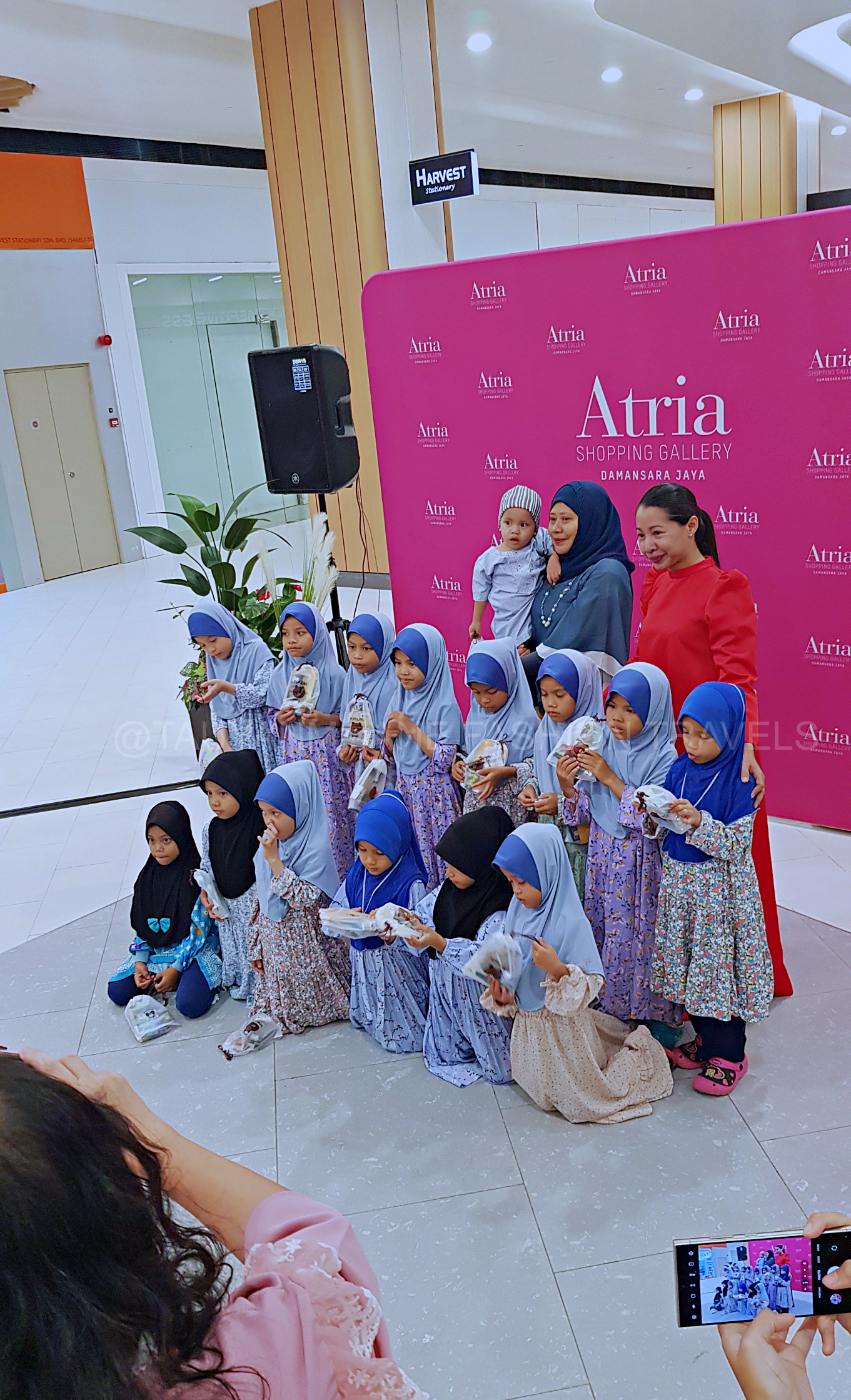 ATRIA shopping gallery, ramadan raya celebration, ruma furniture, tauyanm, jane fashion travels, malaysia blogger, malaysia kol influencer, kuala lumpur, filipino blogger, travel blogger, event, petronas twin towers, klcc, media blogger,1