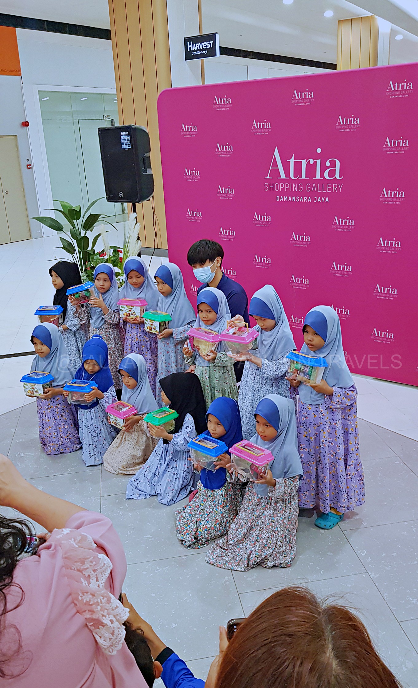 ATRIA shopping gallery, ramadan raya celebration, ruma furniture, tauyanm, jane fashion travels, malaysia blogger, malaysia kol influencer, kuala lumpur, filipino blogger, travel blogger, event, petronas twin towers, klcc, media blogger,1